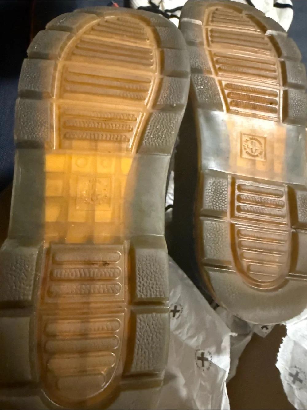 Unisex DR Martin light comfey